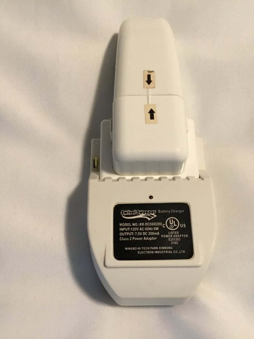 Vintage Swivel Sweeper Battery Charger & Battery Genuine XR-DC080200 Used